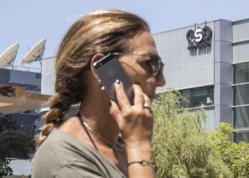 شركة أسرائيلية تخترف 8000 هاتف عالمي