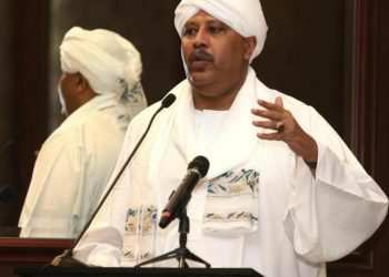 رئيس مجموعة شركات “سوداتك” يتبرع ب”50,000″ الف دولار لمشاريع إستقرار الشباب بالسودان