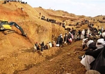 انهيار آبار تعدين بجنوب دارفور وسقوط عدد من الضحايا