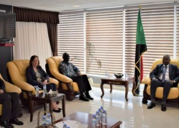 لدي زيارته البلاد.. الحكومة تعلن دعمها الكامل لخبير حقوق الإنسان