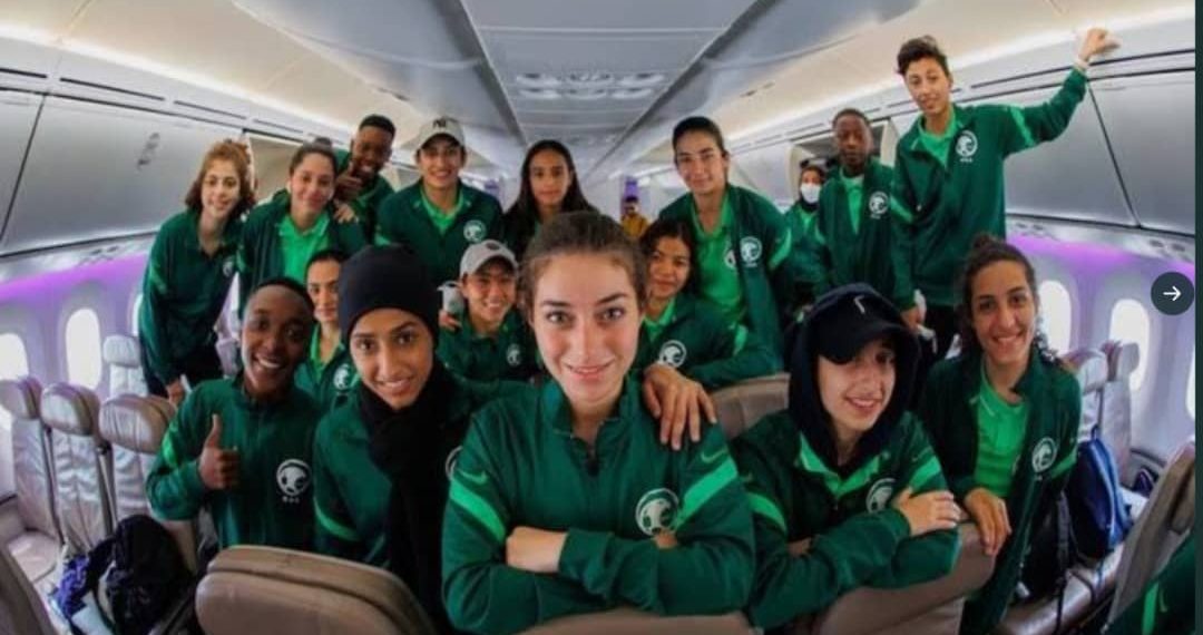 بيليه يهنئ الكرة السعودية بعد أول فوز تاريخي لسيدات المملكة
