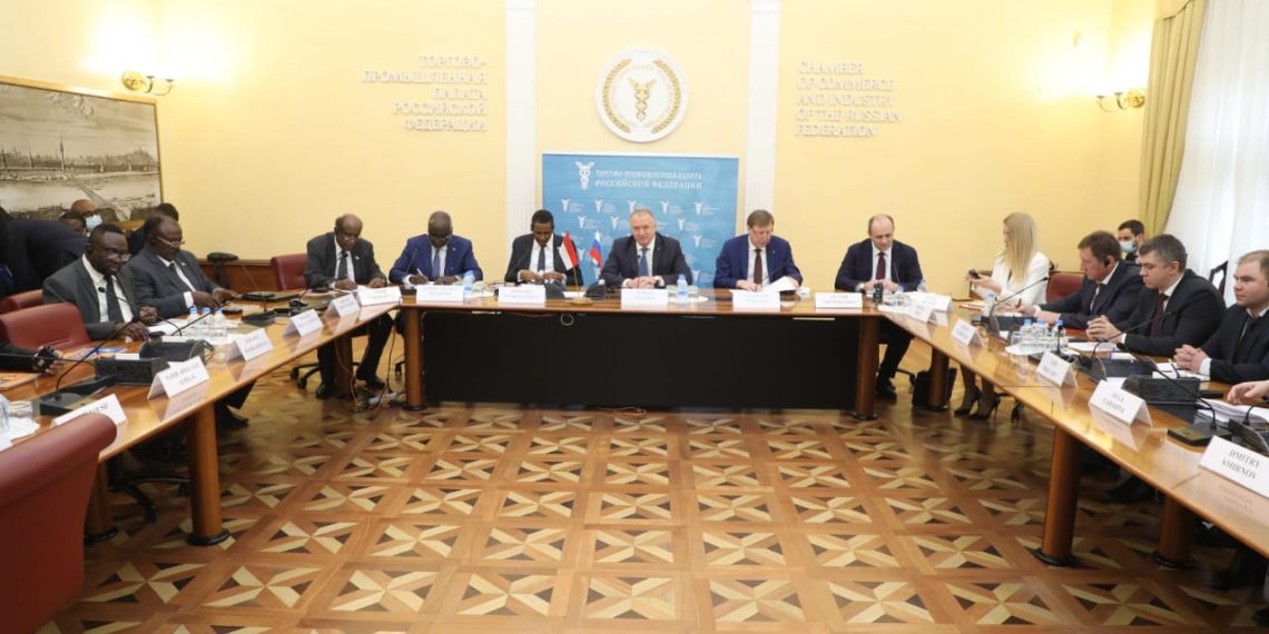 الجنرال إلي موسكو.. الاقتصاد سيد الموقف