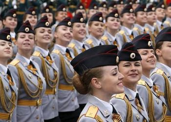 يقدرن ب45 ألف مقاتلة نواعم في الخطوط الامامية