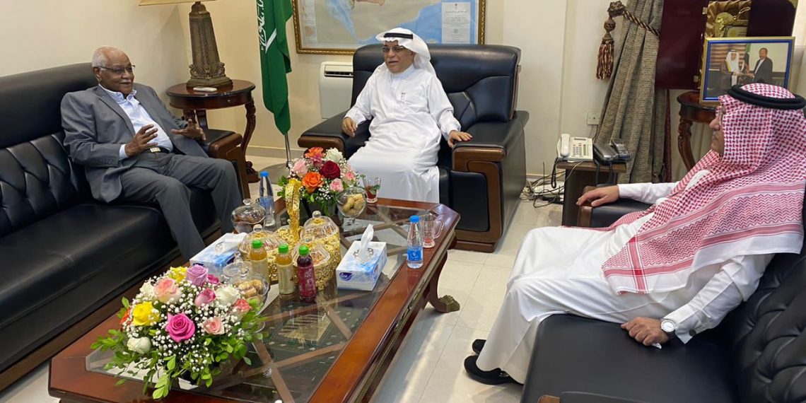 سفير خادم الحرمين الشريفين يلتقى رئيس مفوضية السلام