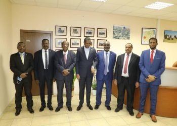 إلغاء الرسوم القنصلية لطلاب المنح بجامعات الخارج