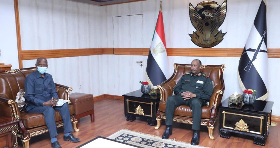 البرهان يلتقي مبعوث الايقاد الخاص لجنوب السودان