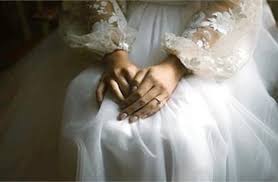 ترك لها المهر هدية .. عريس يترك عروسته داخل صالون تجميل بالخرطوم