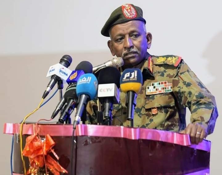 القوات المسلحة: أعيننا مفتوحة لأي محاولة إنقلابية وندعم خيارات الشعب