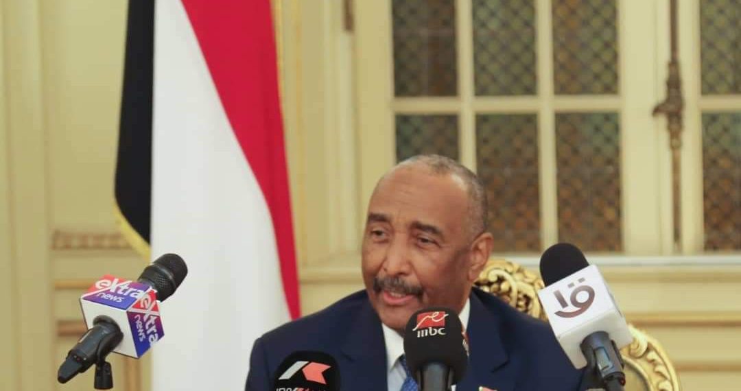 البرهان : اجراءات 25 أكتوبر بسبب مخاطر تهدد السودان ولا بديل للانتخابات حال تعثر الوفاق