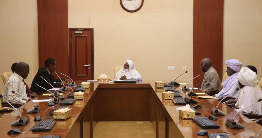 توجيهات بتكوين فرق تطعيم كوفيد (19) بمجمعات الجمهور