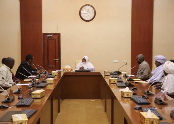 توجيهات بتكوين فرق تطعيم كوفيد (19) بمجمعات الجمهور