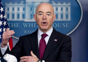 قرار  أمريكي يمنح السودانين فرصه مؤقته