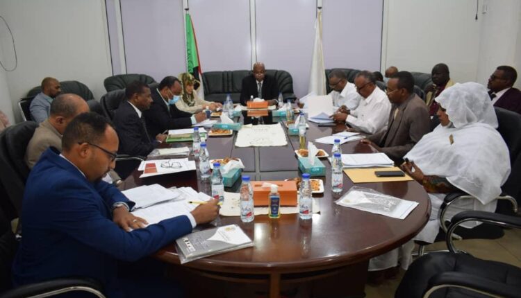 مكافحة غسل الأموال وتمويل الإرهاب تعقد إجتماعها الثالث