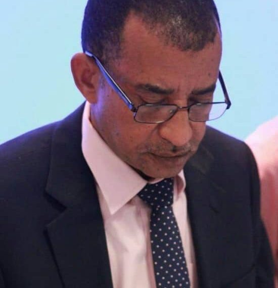 الدقير يكتب رسالة لخالد عمر في محبسه