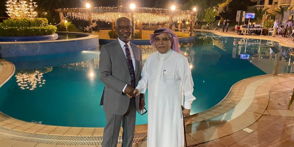 سفير خادم الحرمين الشريفين يشارك في حفل زواج كريمة النفيدي