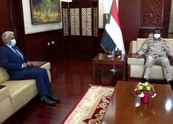 نائب رئيس مجلس السيادة يلتقي مبعوث الاتحاد الأفريقي السفير ولد لبات