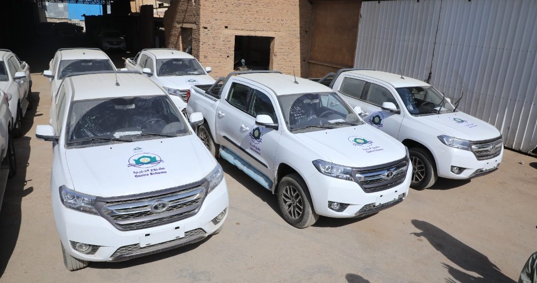 حميدتي يدعم مشروع الجزيرة ب(10) سيارات