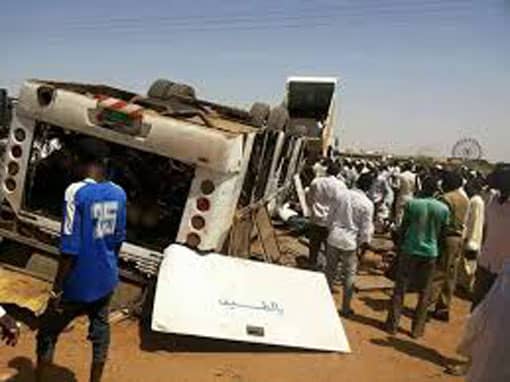 مصرع (٧) اشخاص اثر انقلاب بص بمدخل مدينة نيالا