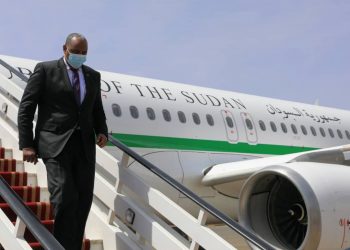 البرهان يعود للبلاد بعد زيارة لدولة الإمارات العربية المتحدة