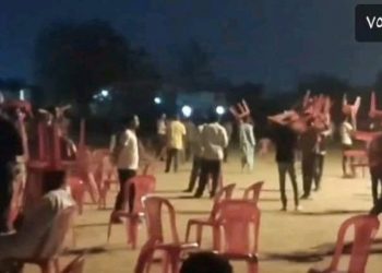 فض  ندوة للشيوعي بالغاز المسيل للدموع والحجارة