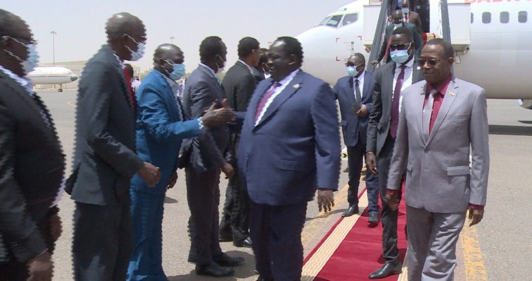 توت قلواك يصل الخرطوم