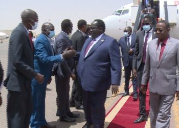 توت قلواك يصل الخرطوم