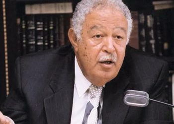 وفاة نقيب المحامين بمصر  أثناء المحاكمة