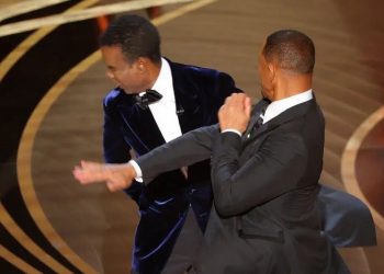 ويل سميث يعتذر للممثل كريس روك