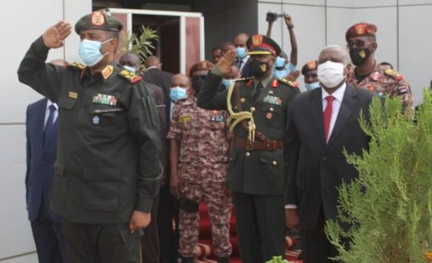 البرهان يصدر قرارات عسكرية جديدة