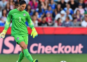 إيقاف نجمة كرة القدم النسائية وايداعها السجن