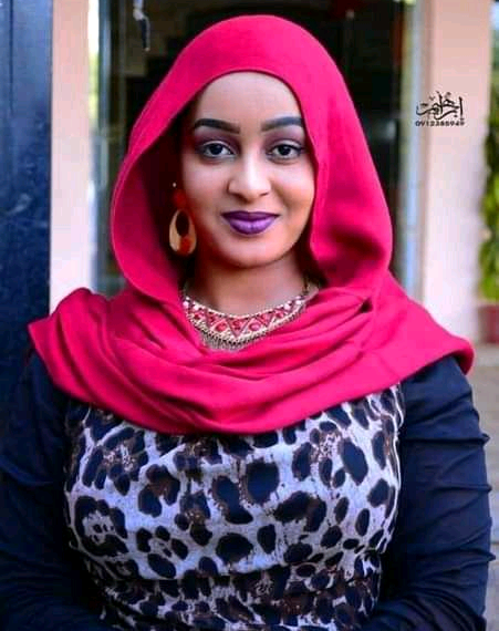 مذيعة : “أمي كانت بتبيع الطعمية عشان ما تحوجنا لزول”