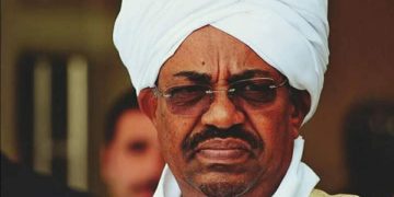 الصوارمي يكشف آخر تفاصيل سقوط البشير