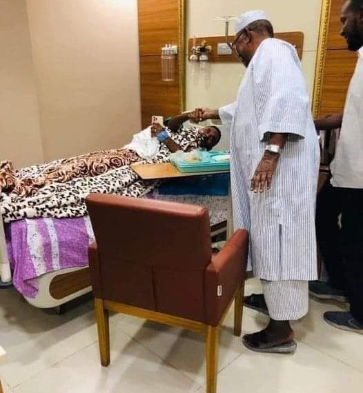 عقب تدوال صور له بمشفاه… منع الزيارة عن الرئيس السابق لأقرب ألاقربين