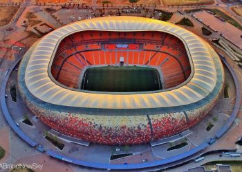 نجوم سودانية تسطع في الملاعب العالمية و”صقور الجديان” لا يستفيد منها