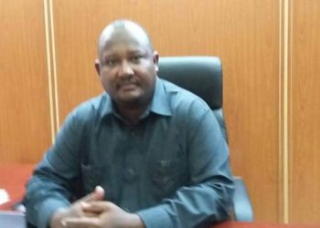 برلماني سابق يطالب الحكومة بالمغادرة للجنينة فورا لوقف نزيف الدم أو تقديم استقالتها