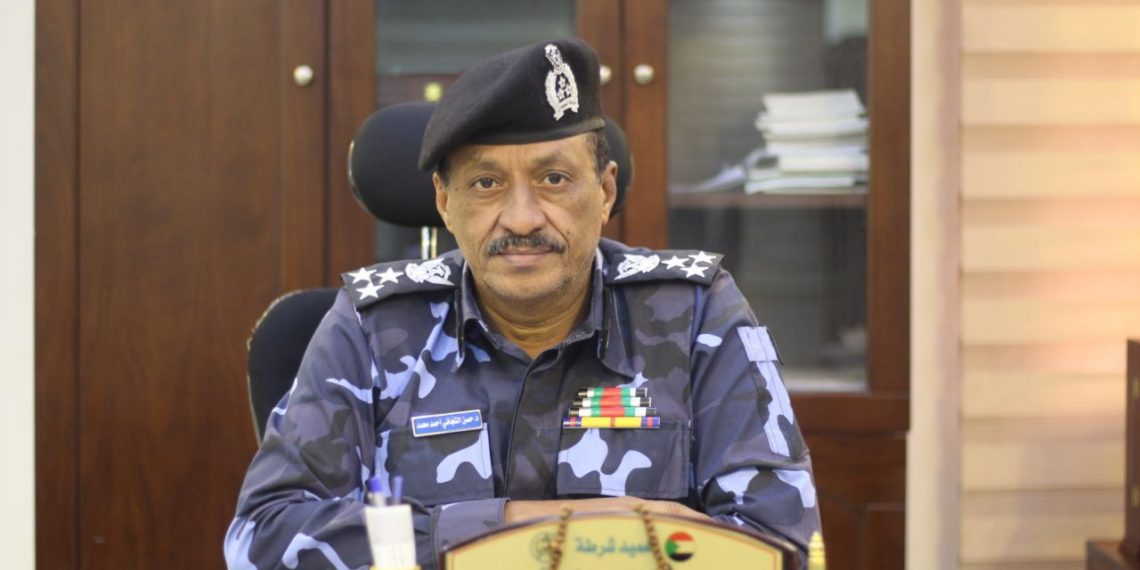 (16) الف جواز سفر  تبحث عن أصحابها بمجمع بحري