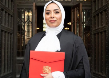 محامية محجبة مستشارة لملكة بريطانيا