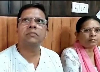 زوجان يرفعان دعوى قضائية على ابنهما الوحيد لاغرب سبب