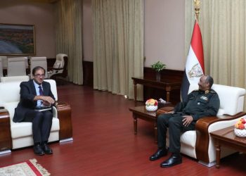 البرهان يلتقى المبعوث الفرنسي لمنطقة الساحل والصحراء