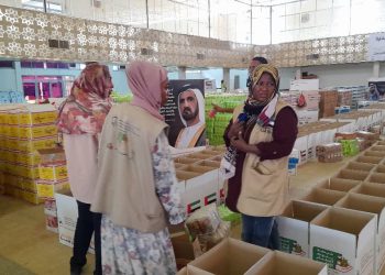 بمشاركة نجوم المجتمع  مبادرة محمد بن راشد تدشن مبادرة المليار وجبة وتوزع سلال غذائية