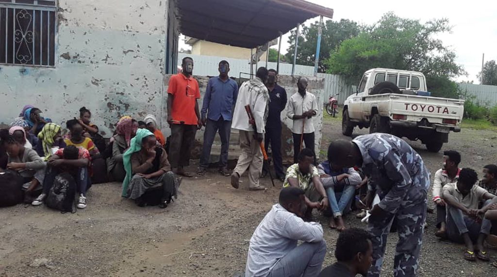 تبادل لاطلاق النار بين عصابات للاتجار بالبشر يودى  لمقتل طالب