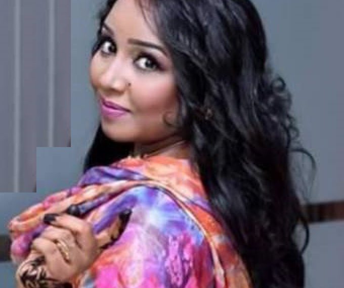 هدي عربي تغادر السودان  وتكرر (10 مرات) ماراجعة