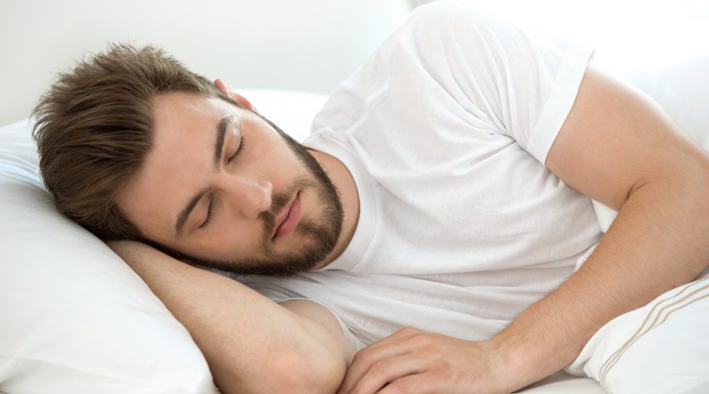 دراسة علمية النوم الي جانب شريك مفيد للصحة