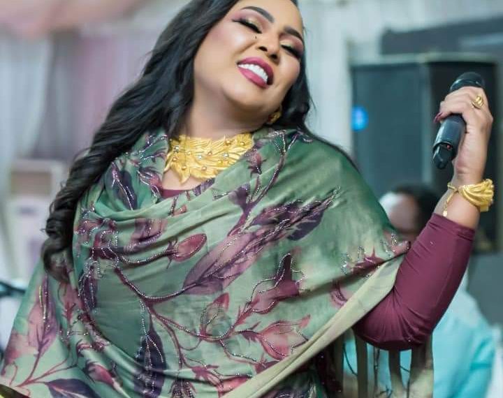 هدي عربي تشعل مواقع التواصل الاجتماعي