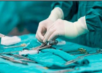 بعد مرور 26 عام اكتشاف سكين في ظهر شاب