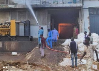 الدفاع المدني يسيطر على حريق بمصنع للتبغ بالمنطقة الصناعية الخرطوم