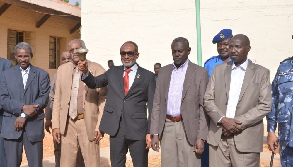 السيادي يقرع جرس إمتحانات الشهادة بمدرسة أمدرمان الصناعية