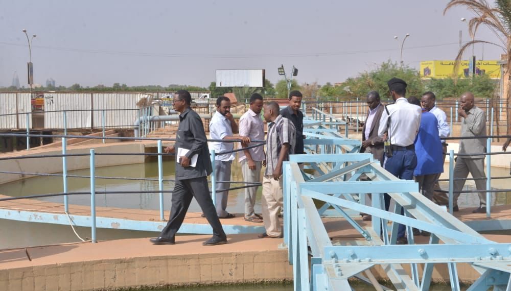 والي الخرطوم يتفقد محطة مياه بيت المال
