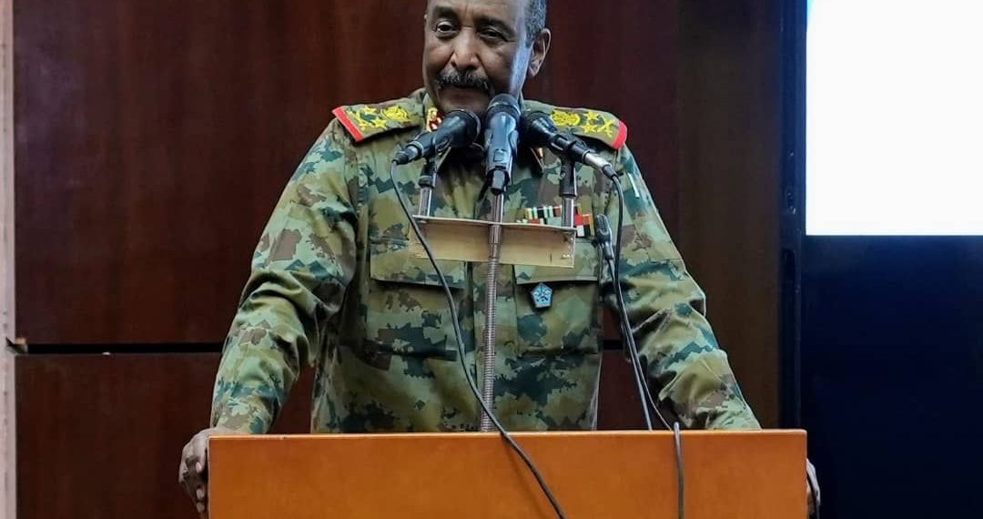 تنوير  من البرهان  لضباط القوات المسلحة والدعم السريع