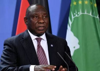 رئيس دولة يتعرض لسرقة ملايين الدولارات من مزرعته